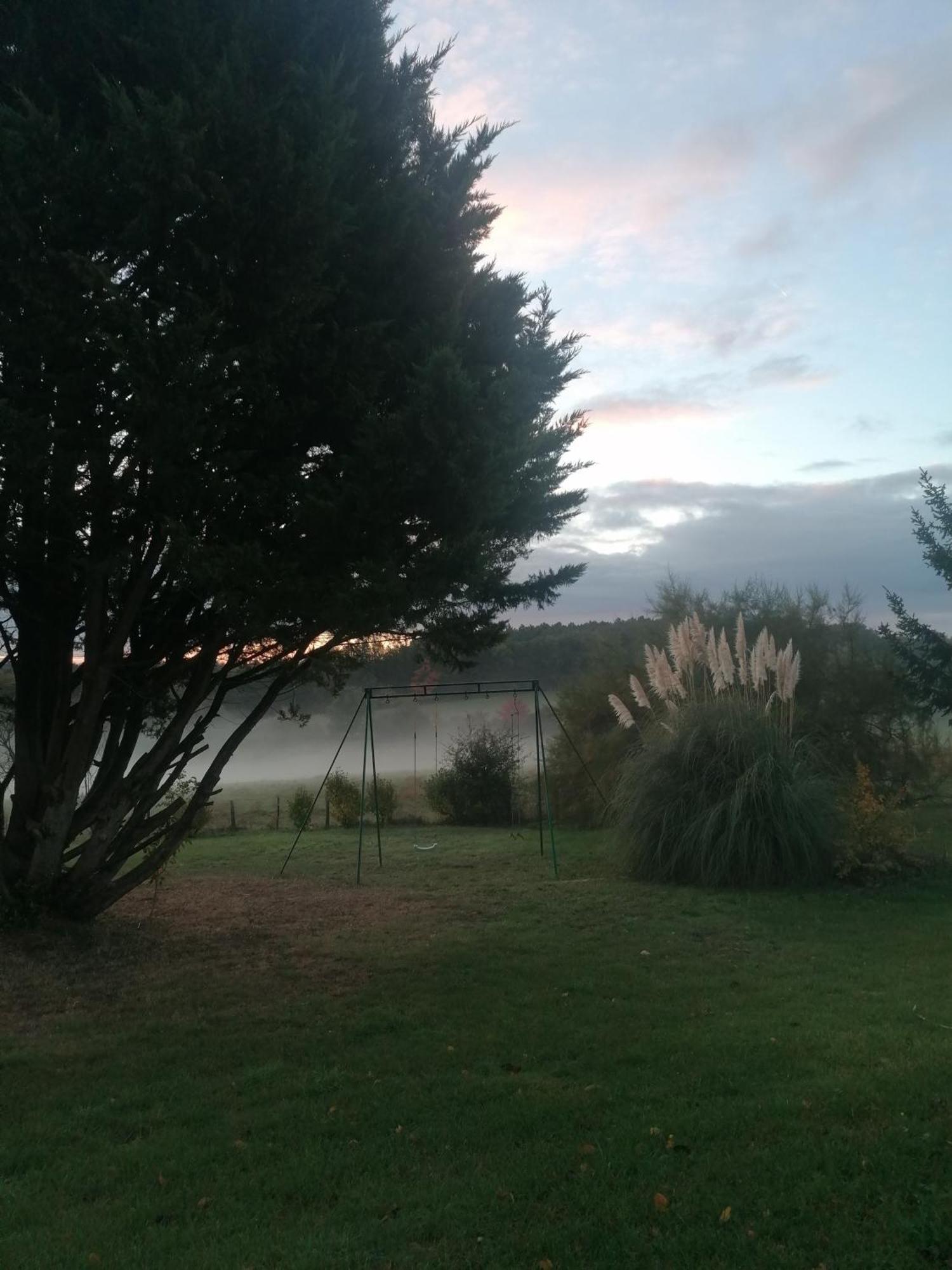 Charmante Maison, Calme Et Nature A La Roche Posay Vila Exterior foto