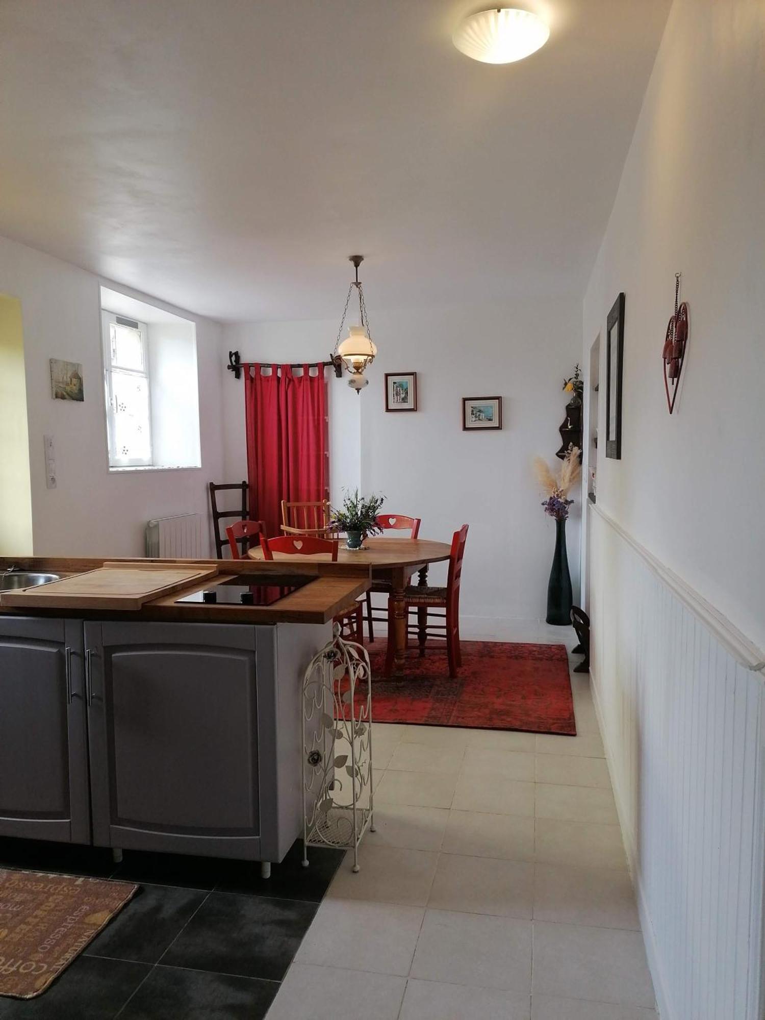 Gite 4 Pers, Jacuzzi, Piscine, Proche Futuroscope, Calme Et Nature A La Roche Posay La Roche-Posay Exterior foto