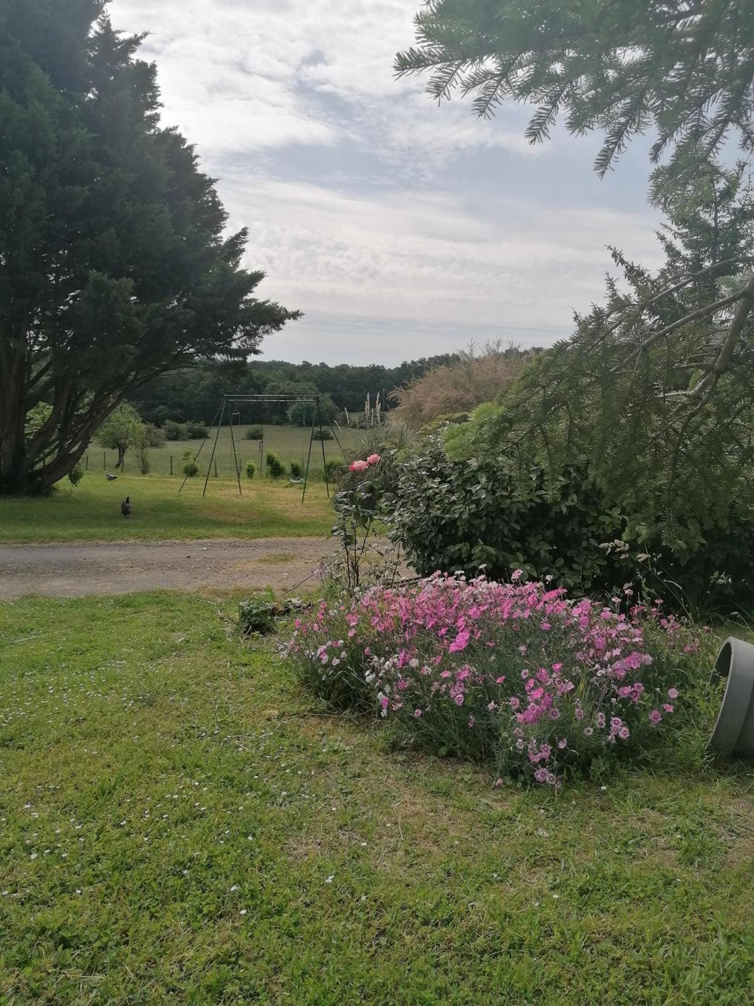 Charmante Maison, Calme Et Nature A La Roche Posay Vila Exterior foto